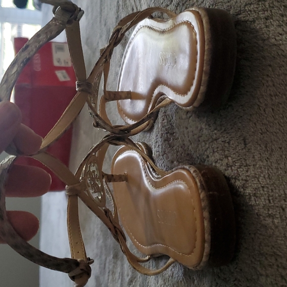 GUESS Romie sandal - Picture 6 of 6